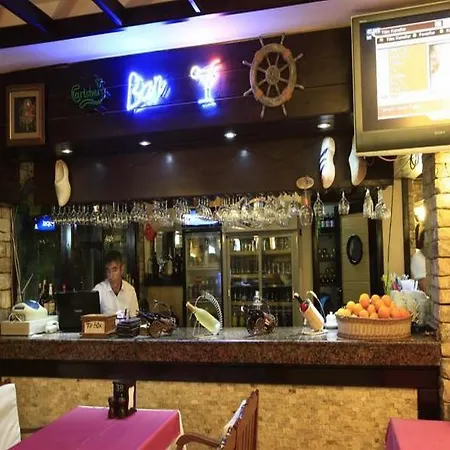 勒达海滩酒店 酒店
